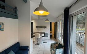 Dépendance avec piscine et spa partagés - plage 130 m